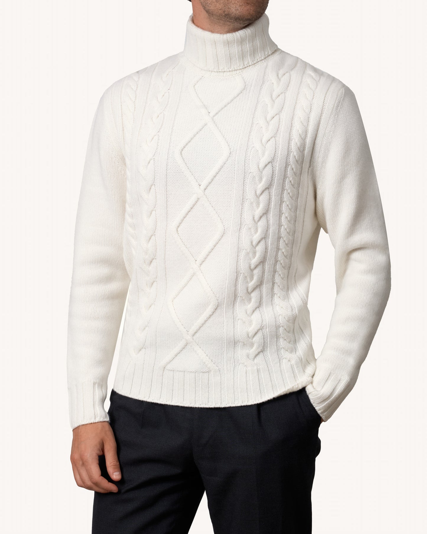 Cable Knit White - The Cashmere Collection