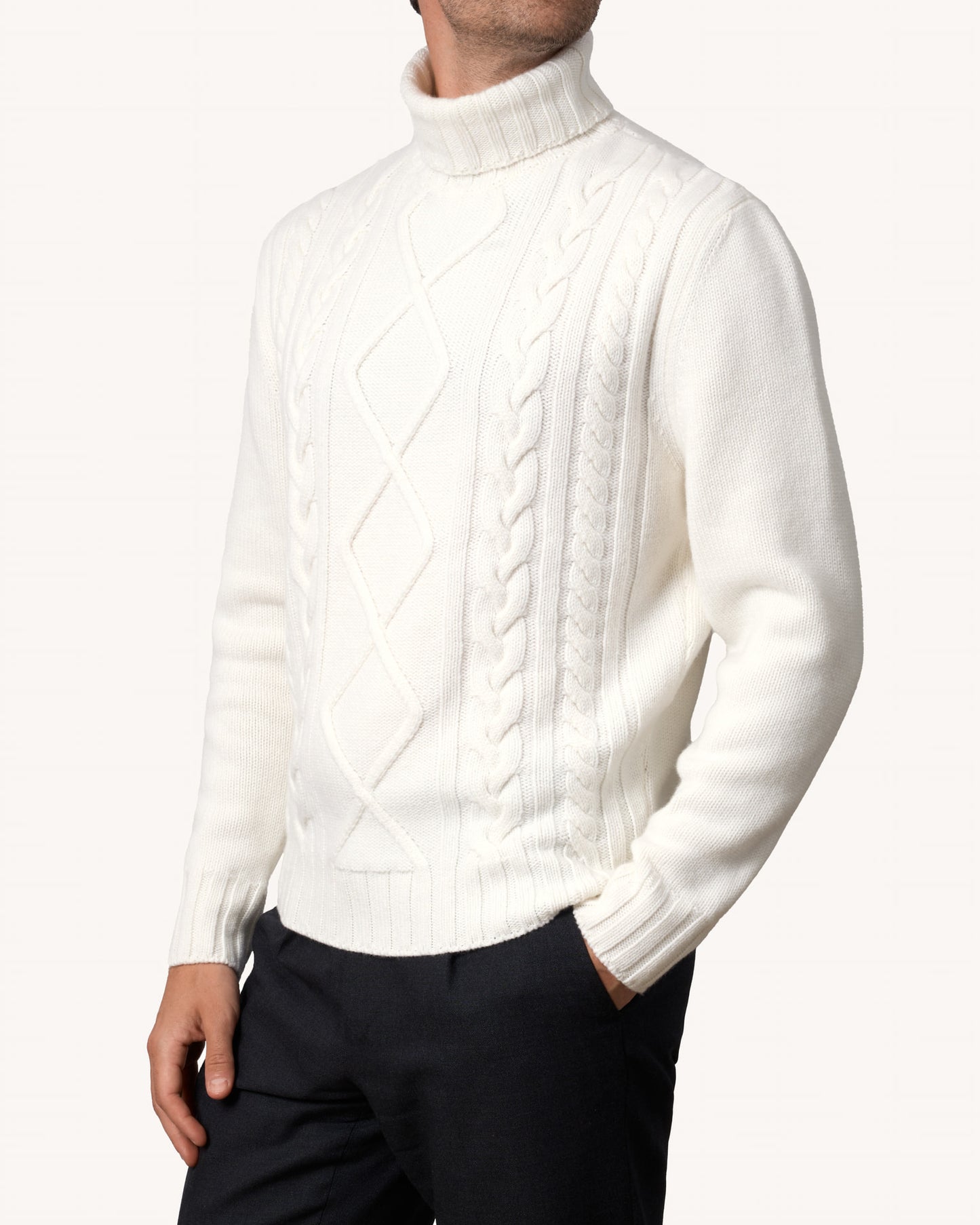 Cable Knit White - The Cashmere Collection