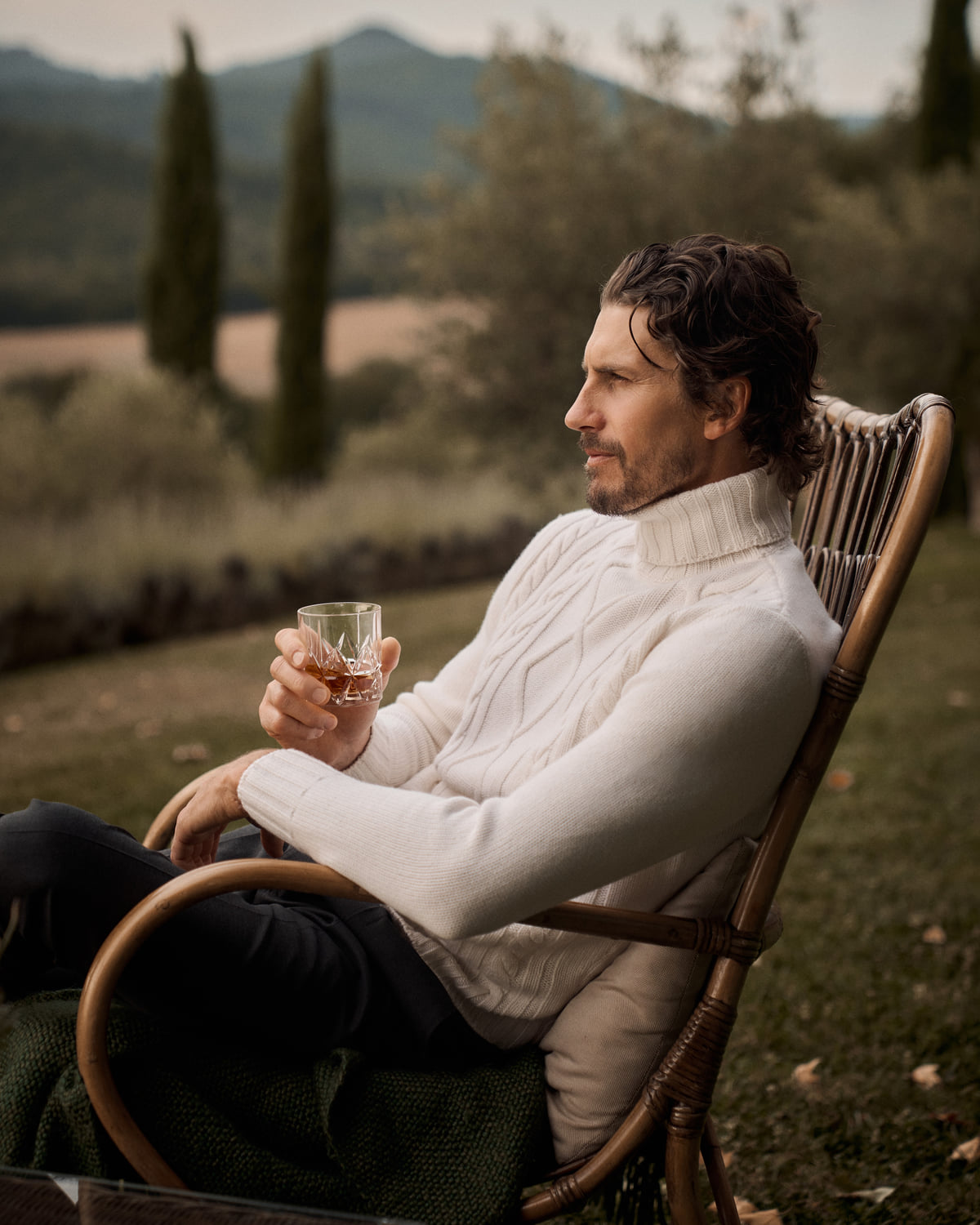 Cable Knit White - The Cashmere Collection