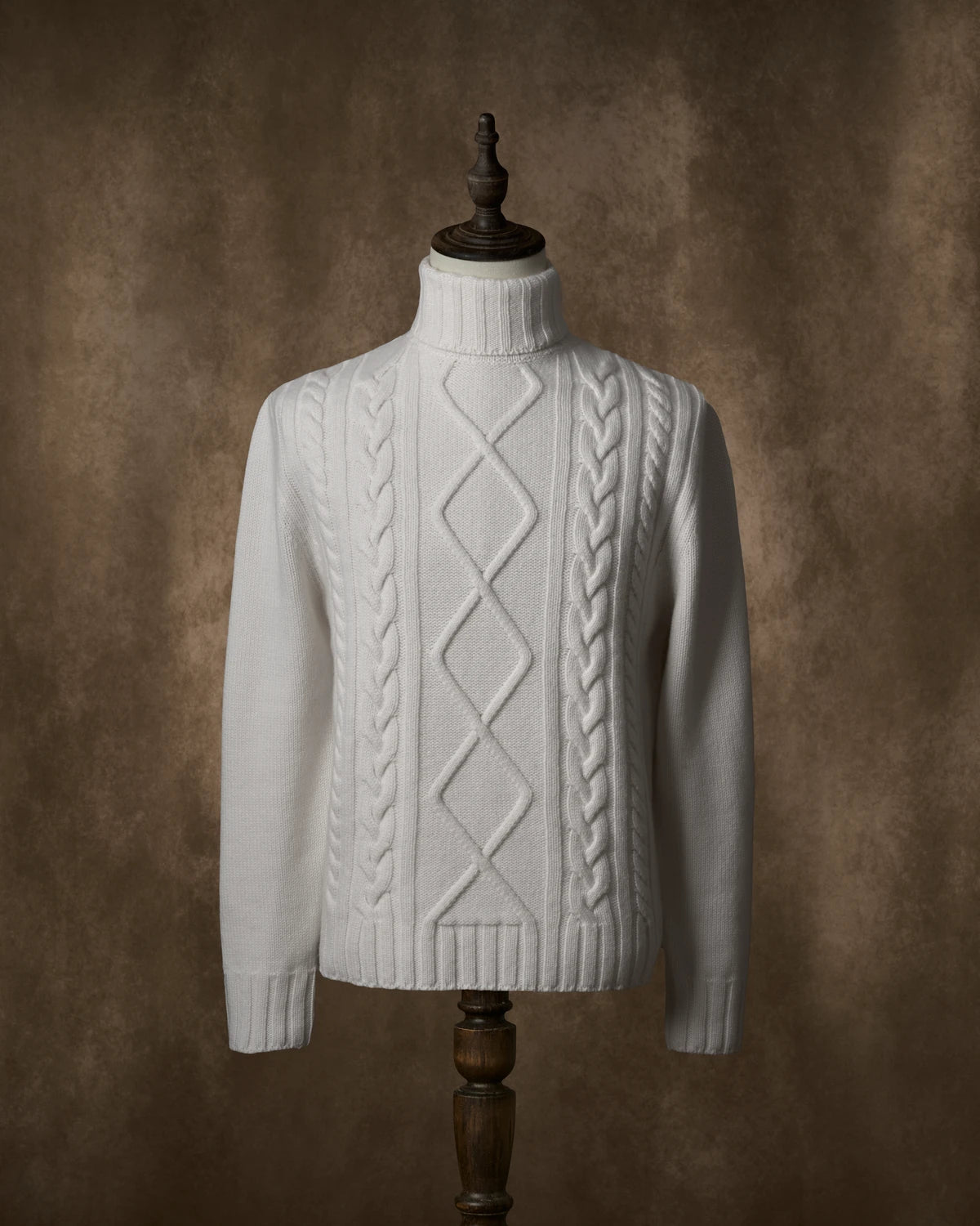 Cable Knit White - The Cashmere Collection