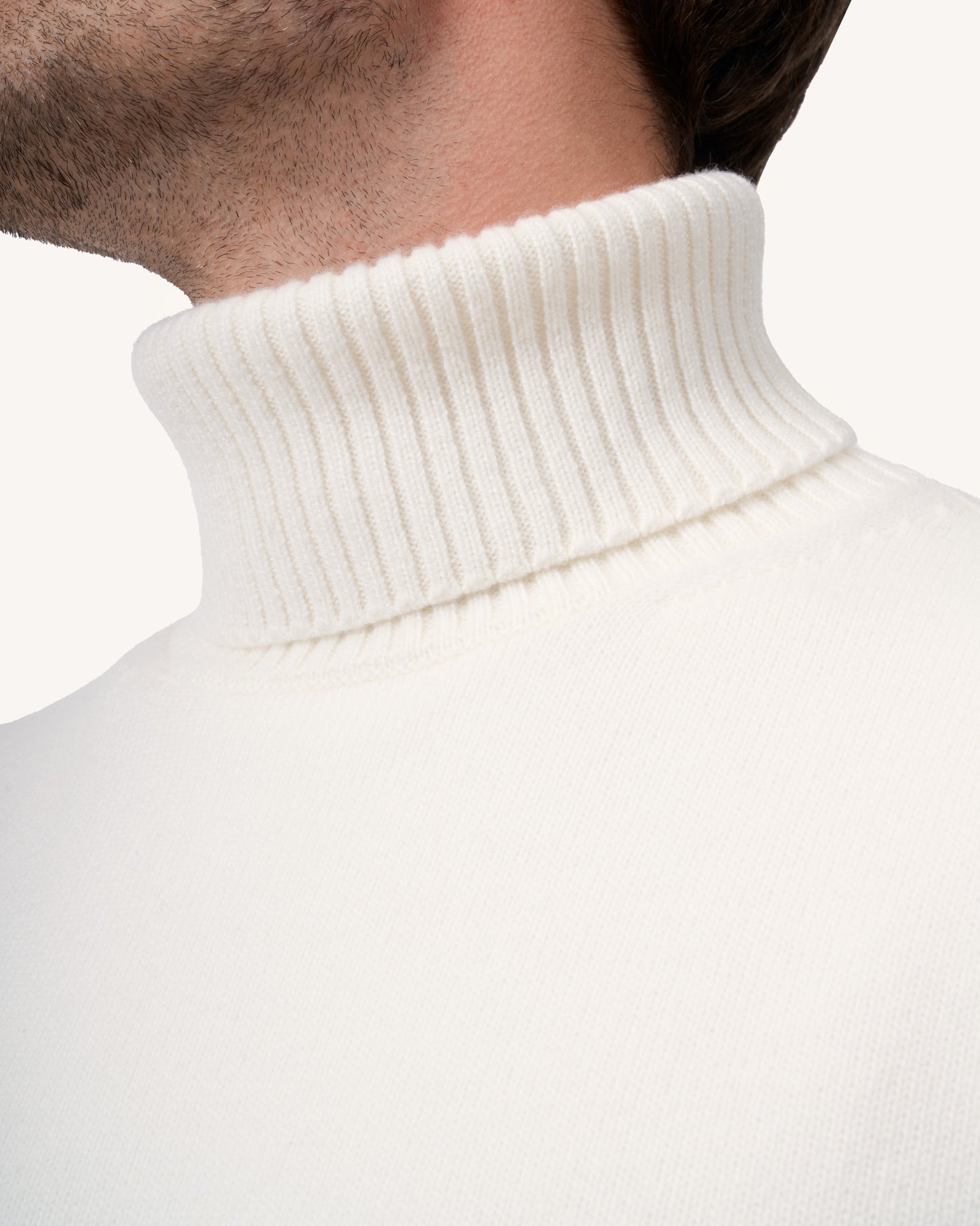 Turtleneck White - The Cashmere Collection